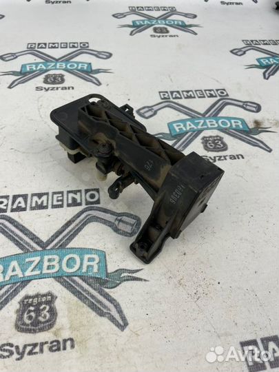 Замок лючка бензобака Mercedes-Benz S-Class W221