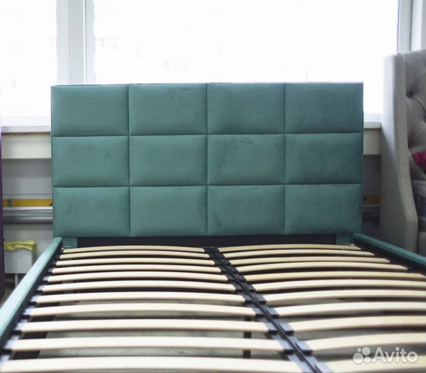 Кровать с подъемным механизмом