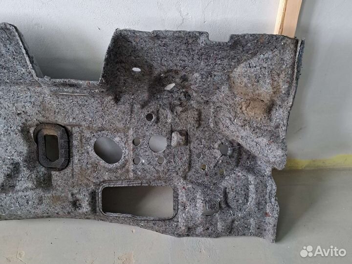 Шумоизоляция моторного отсека Nissan Tiida