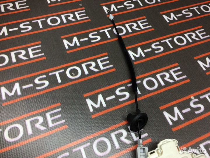 Замок двери передний левый Audi A8 4E/D3 BVJ 2008