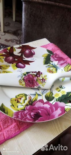 Тортовница с лопаточкой, новая, фарфор