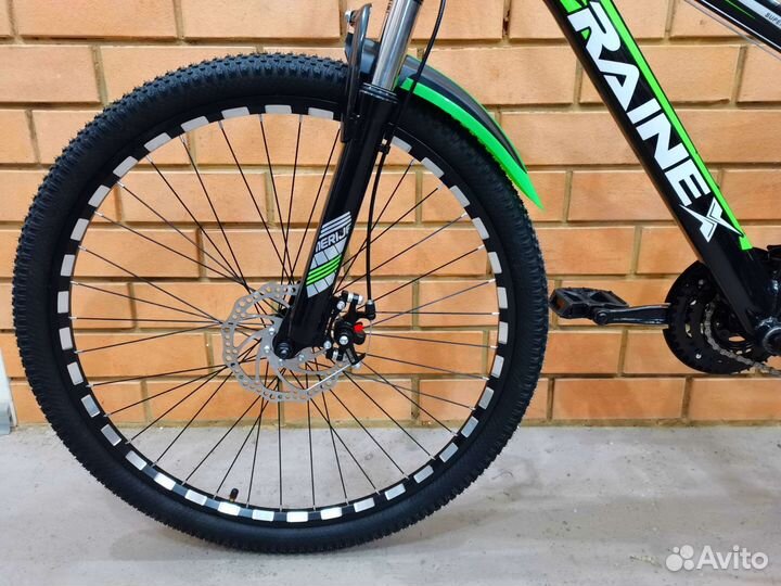 Велосипед скоростной,колёса 26 дюймов,чёрно-зелёны