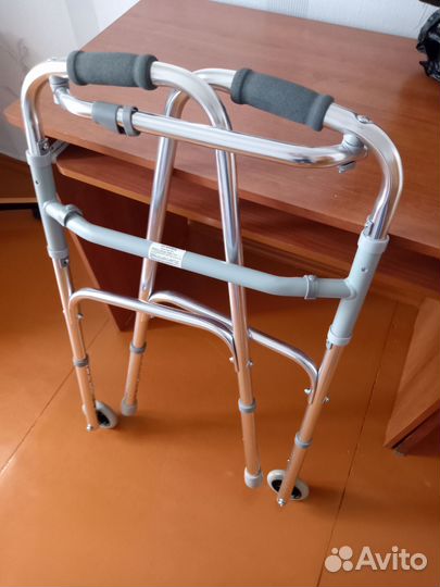 Ходунки для взрослых инвалидов