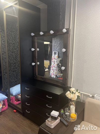 Зеркало с лампочками