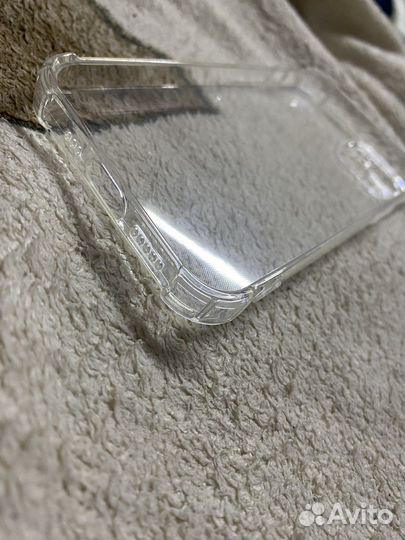 Чехол на iPhone 13