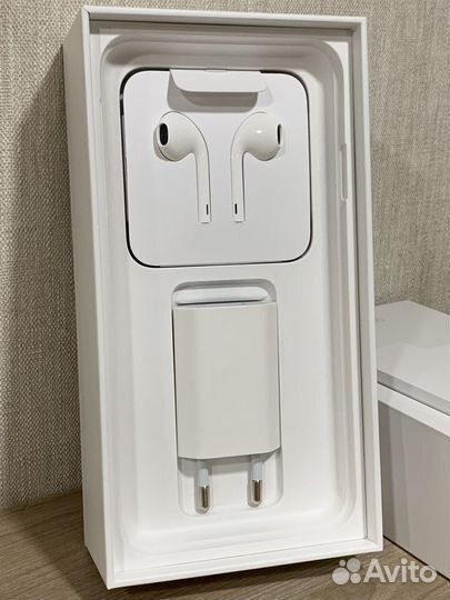 Кабель USB-C Lightning / Наушники / Блок питания