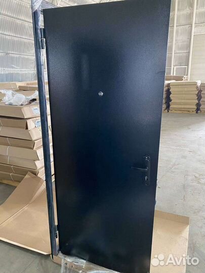 Дверь металлическая внутреннее открывание