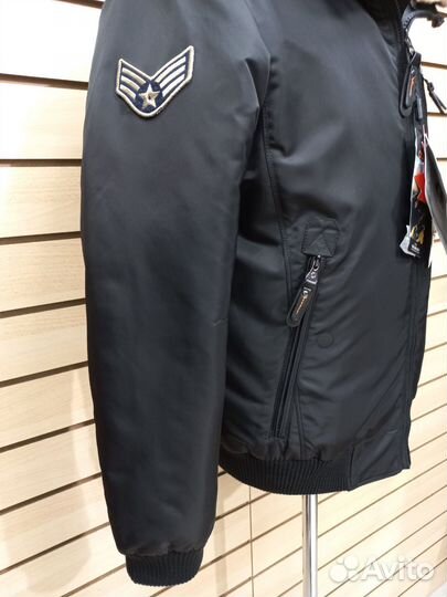 Мужской зимний бомбер Пилот