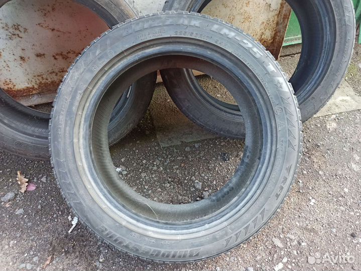 Bridgestone Blizzak LM-25 255/50 R17