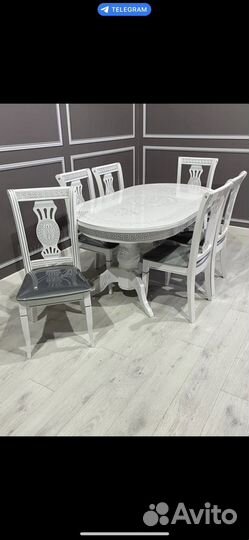 Столы и стулья