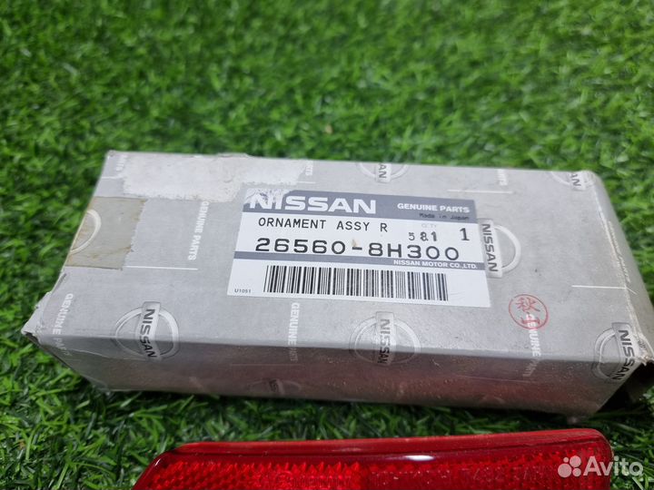 Катафот заднего бампера Nissan 265608H300