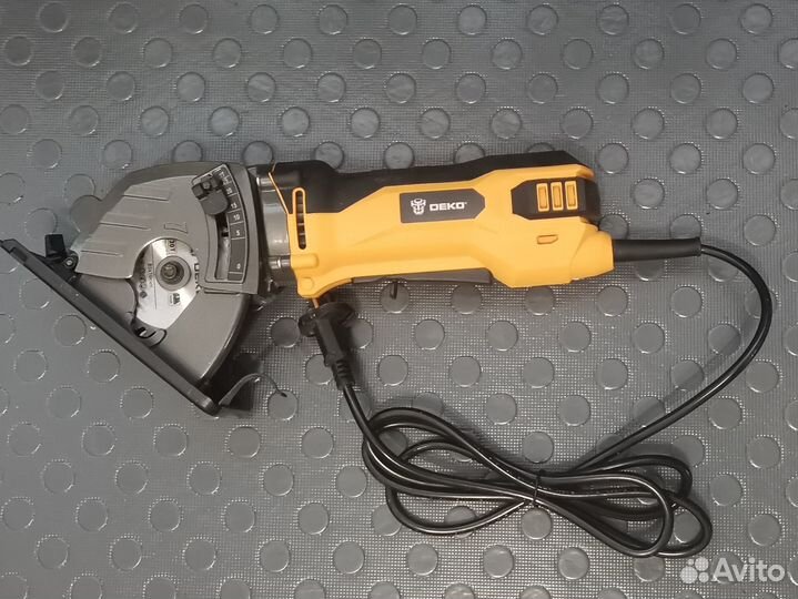 Циркулярная пила (ручная) dkcs1000