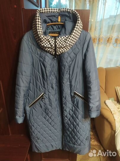 Женский плащ