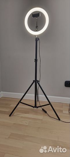 Кольцевая лампа RGB со штативом бу