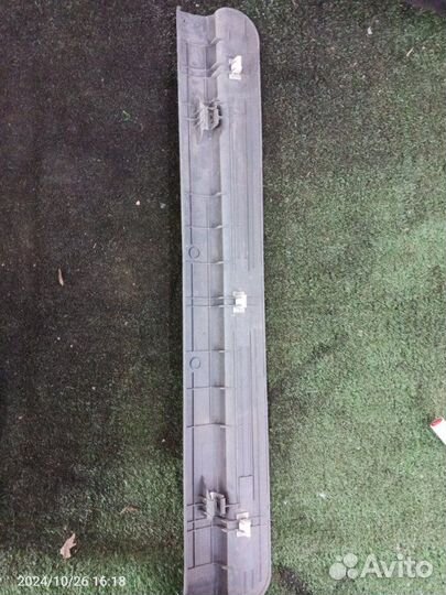 Накладка на порог салона передняя левая Kia