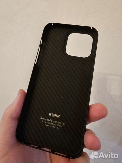 Великолепный карбоновый чехол на iPhone 14 Pro Max