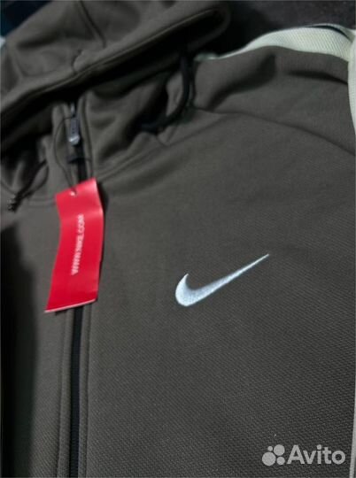 Nike на флисе с полосами Отличное качество