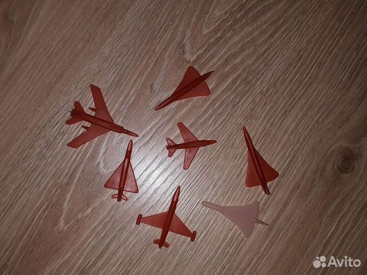 Игрушки самолеты, ракеты и танки СССР