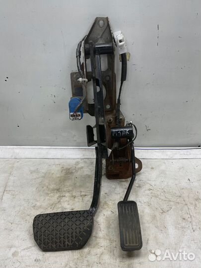 Педальный узел Mazda 3 BK АКПП