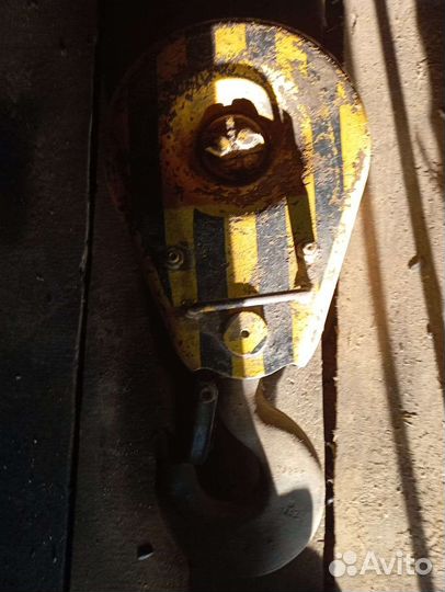 Крюк для кранбалки