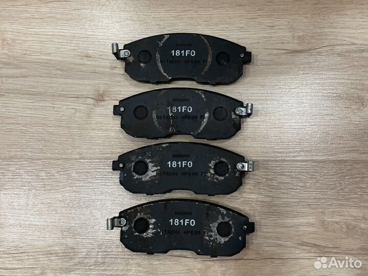 Колодки передние тормозные оригинал Nissan бу