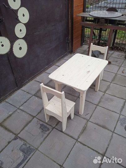 Детский стол и стул