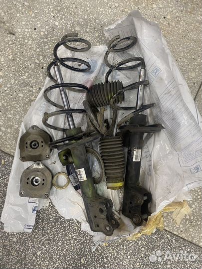 Стойка с пружиной