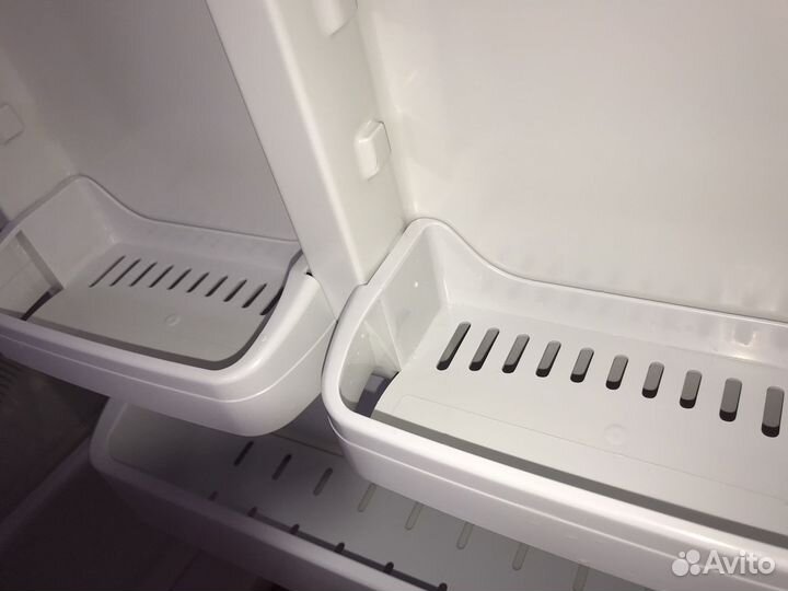 Холодильник indesit