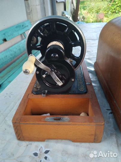 Швейная машина