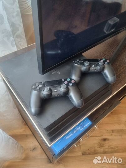 Аренда Playstation 4 Pro 2 геймпада