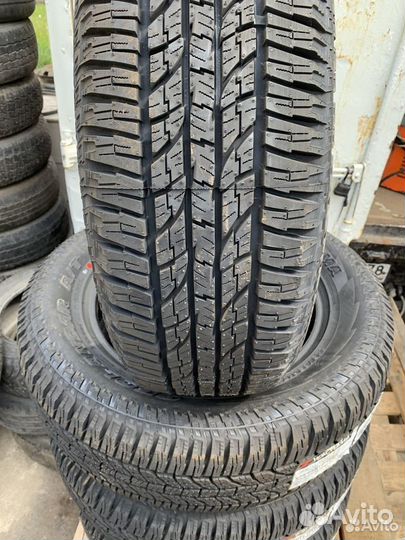 Yokohama Geolandar A/T G015 215/60 R17 96H