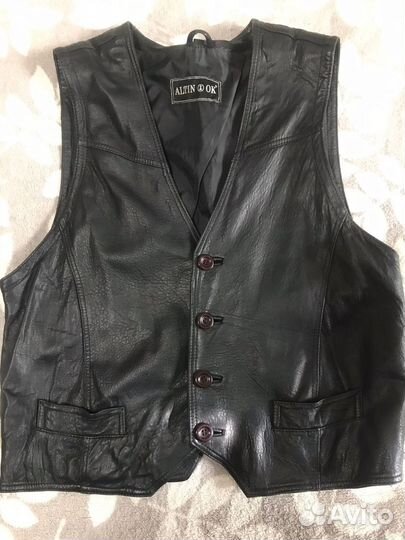 Кожаная жилетка мужская. Чёрного цвета. В отличном