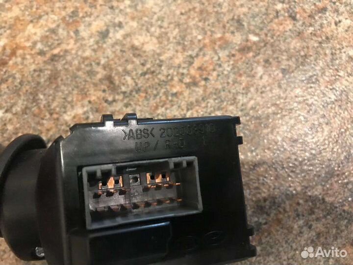 Переключатель стеклоочистителей Hyundai Sonata 6YF