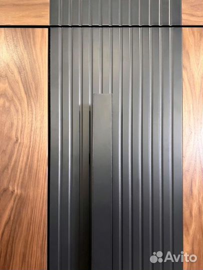 Парадная дверь для загородного дома