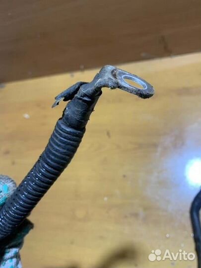 Клемма аккумулятора Chevrolet Trailblazer 31Ux 2.8