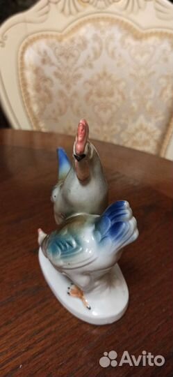 Фарфор петух с курочкой