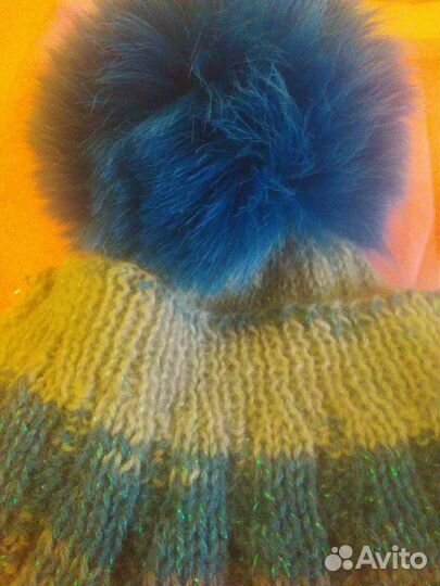 Шапка вязаннся, с натуральным помпоном