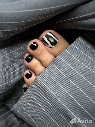 Маникюр и педикюр