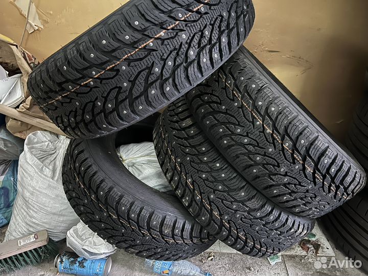 Nokian Tyres Hakkapeliitta 9 215/65 R16