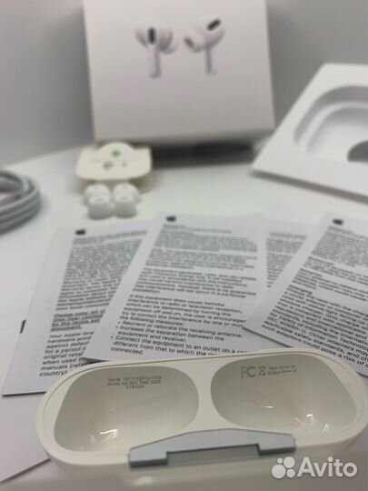 Наушники Apple AirPods Pro с Шумоподавлением