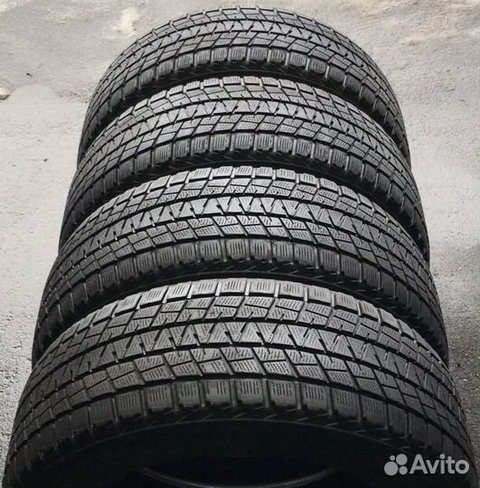 Bridgestone Blizzak DM-V1 235/60 R17