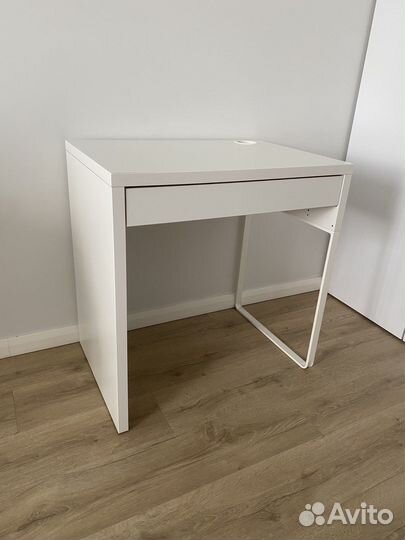 Письменный стол IKEA микке