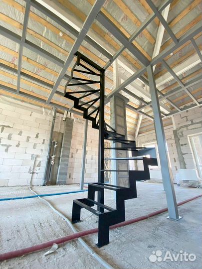 Лестница из металла