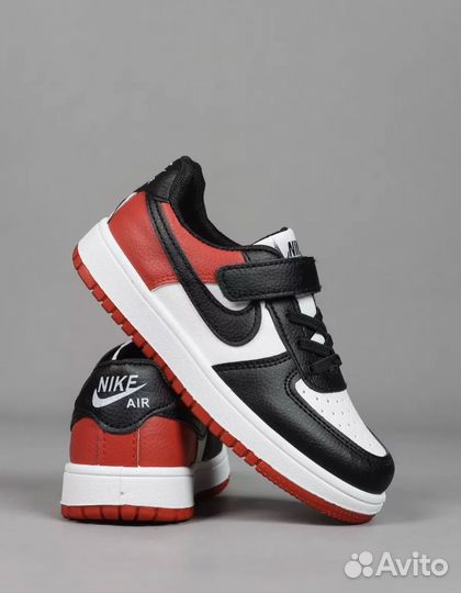 Кроссовки для мальчика nike 28 новые