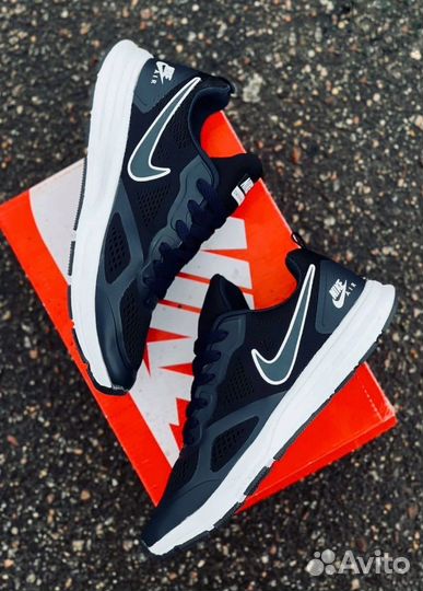 Кроссовки новые