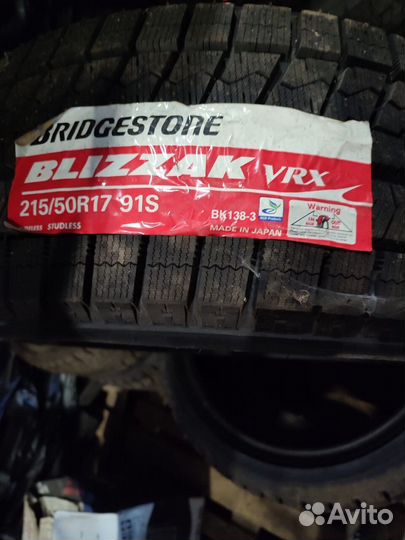 Bridgestone Blizzak VRX 215/50 R17 91S