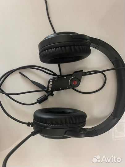 Проводные наушники с микрофоном