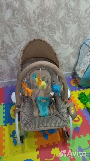 Шезлонг детский с вибрацией