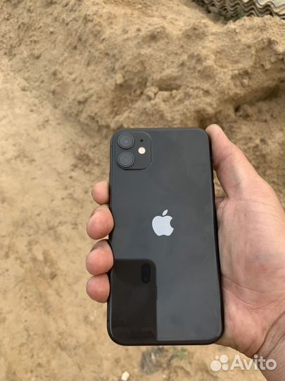 Телефон iPhone 11