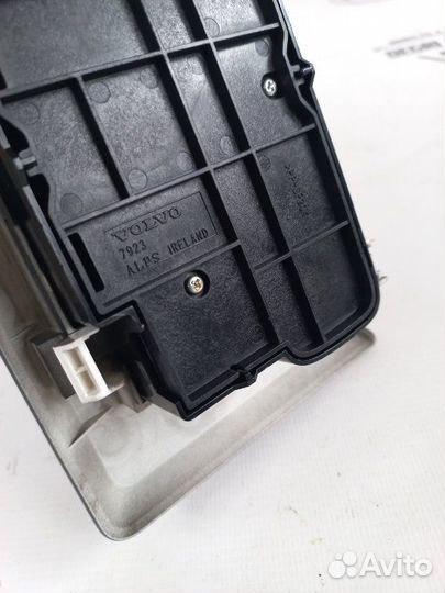 Блок управления магнитолой заднего сидения Volvo